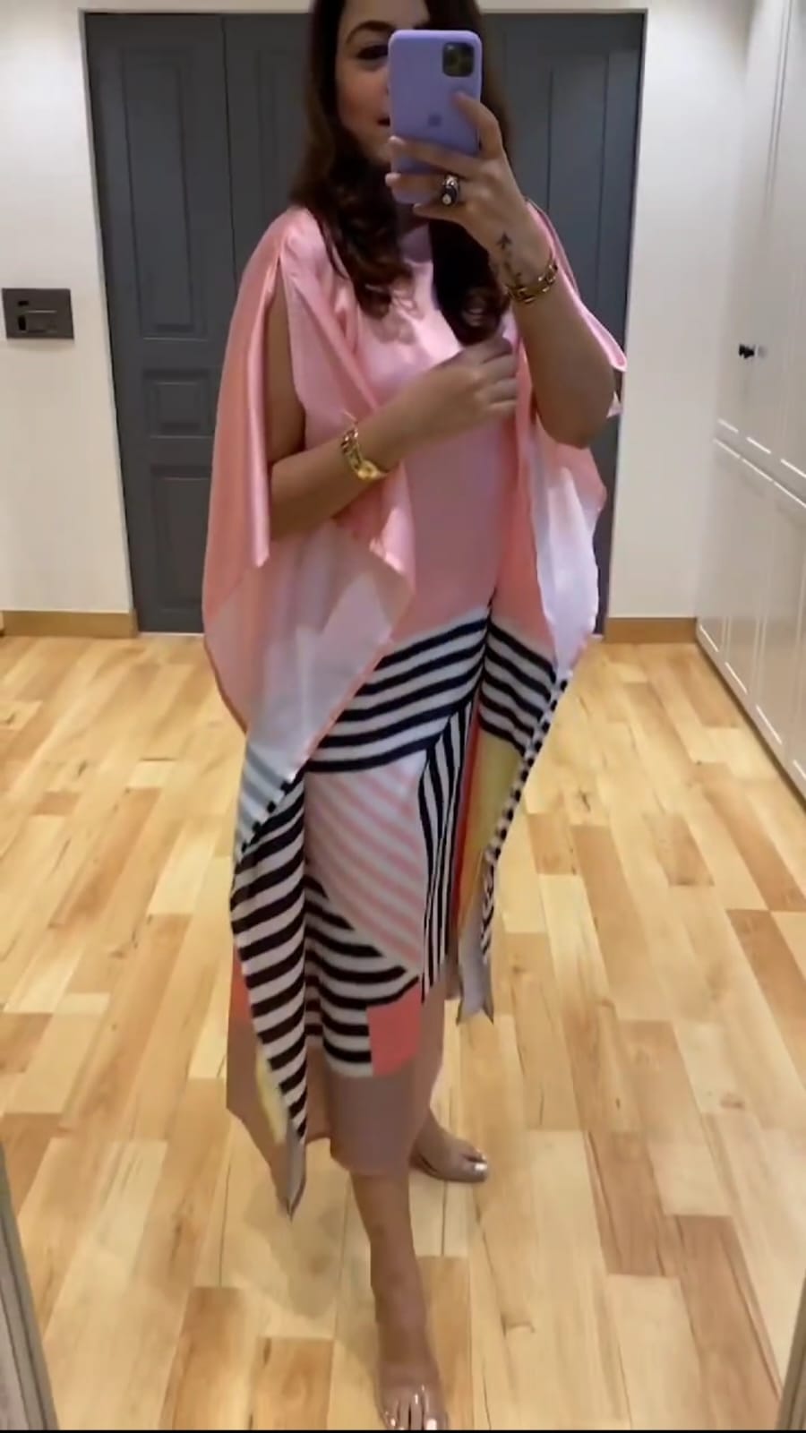 Elegant Pink Original Silk Satin Kaftan for Women - Image 2