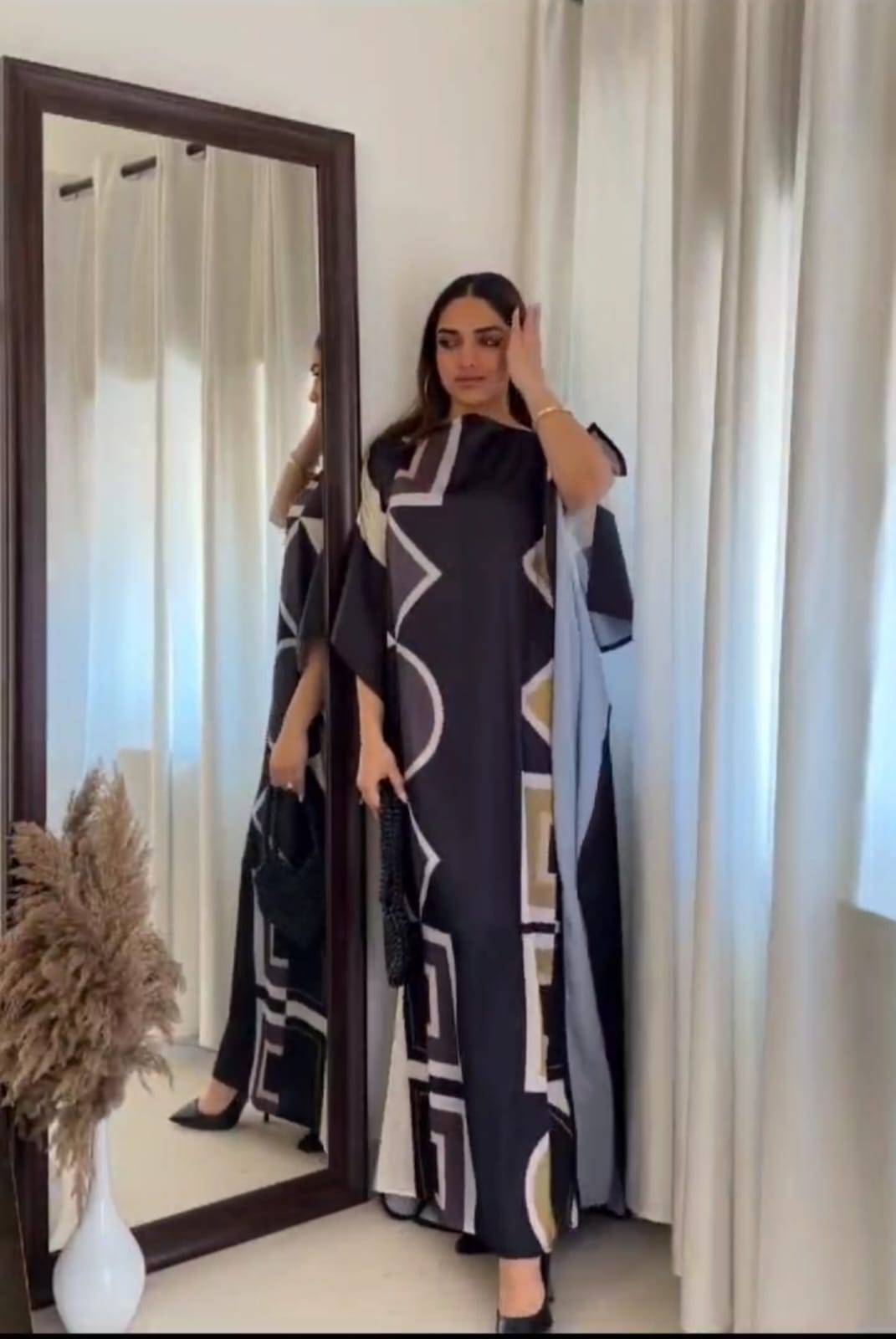 Chic Black Authentic Silk Satin Kaftan - Image 2